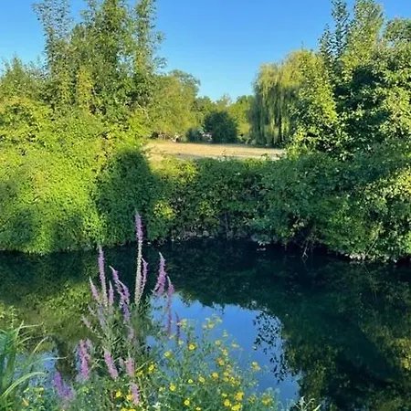 Апартаменты Cote Riviere Ezy-sur-Eure
